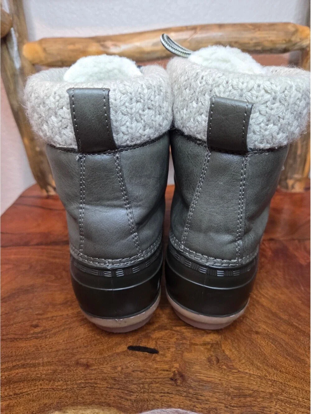 Magellan Outdoors Women's Winter Lace-Up Boots Size 7B
